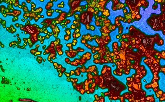 Auswirkungen von Salzablagerungen auf die Leistung von schwimmenden PV-Anlagen