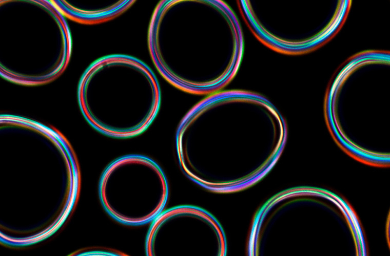 Charakterisierung von Oberflächen mit strukturellen Farben aufgrund interner Totalreflexion Charakterisierung von Oberflächen mit strukturellen Farben aufgrund interner Totalreflexion